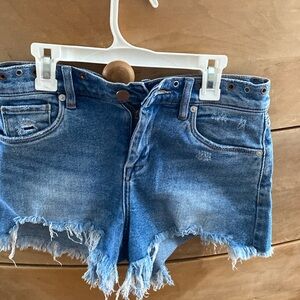 Blank NYC size 25 the barrel cut off jean shorts with grommets at the waist